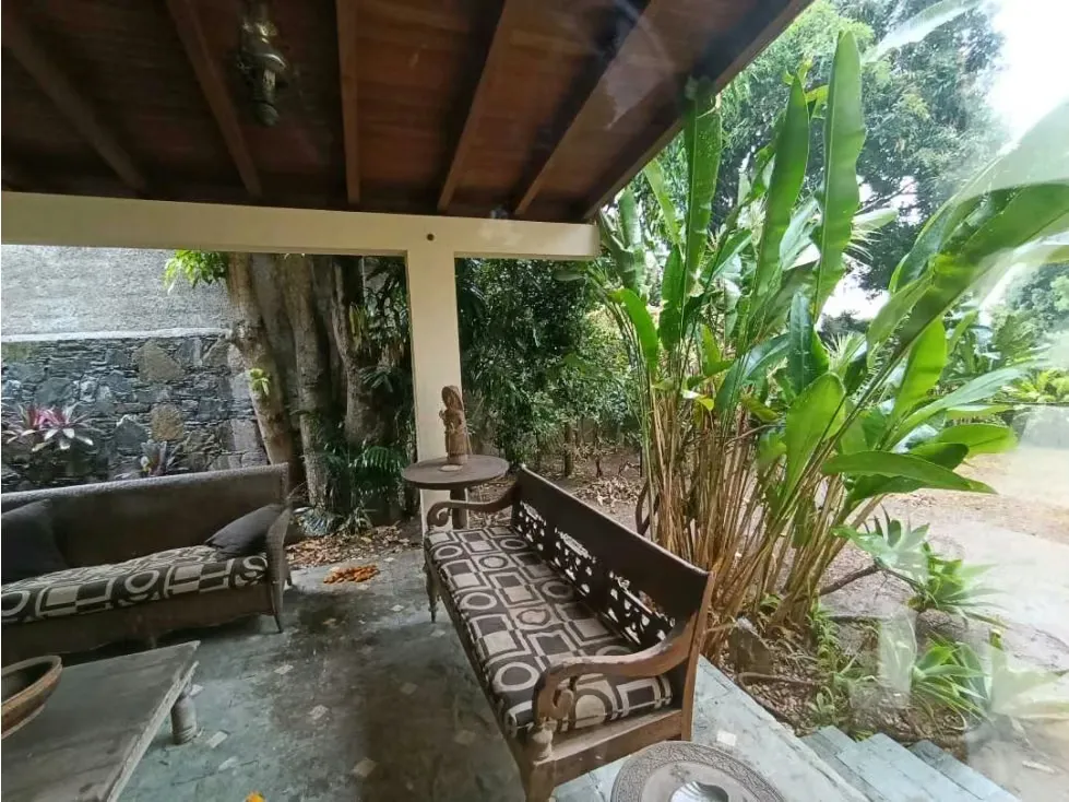 Vendo casa c/ jardin 510m2 Alta Florida 2528 - 25