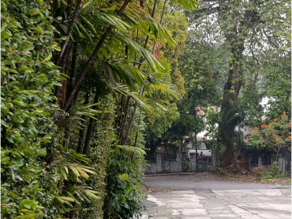 Vendo casa c/ jardin 510m2 Alta Florida 2528 - 28