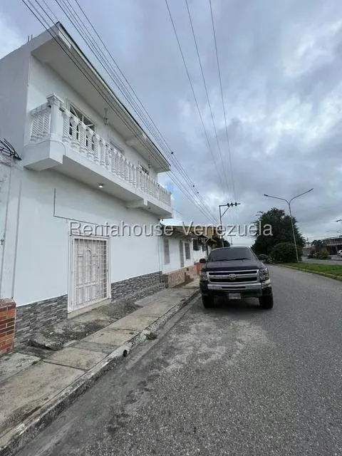 Casa (1 Nivel) en Venta en El Amanecer, Lara - 30