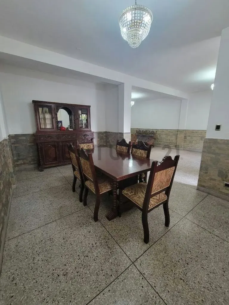 Venta de Casa en Urb. Pocaterra - 3