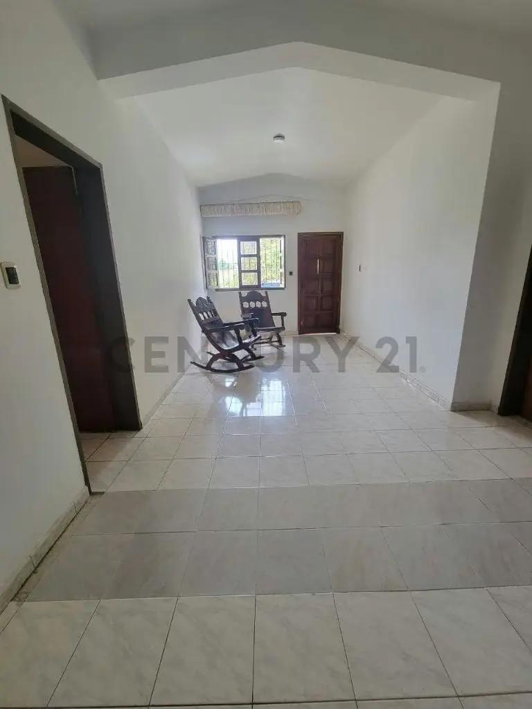 Venta de Casa en Urb. Pocaterra - 7