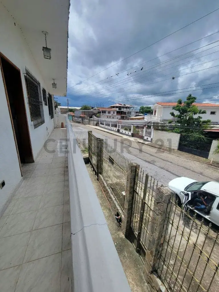 Venta de Casa en Urb. Pocaterra - 10