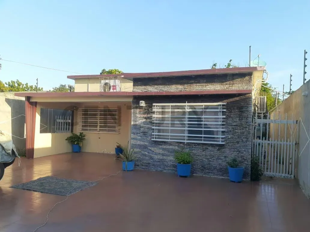 Casa en alquiler ubicada en la carretera H - 2