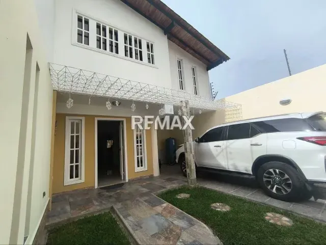 Se Vende, Casa en la victoria Urb. El Recreo