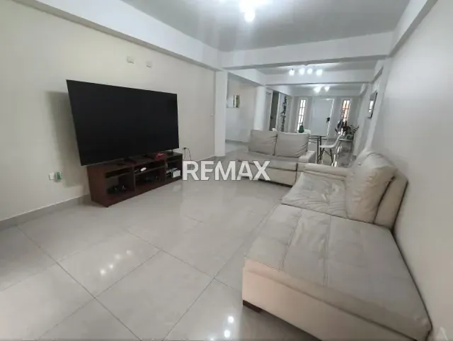 Se Vende, Casa en la victoria Urb. El Recreo - 4