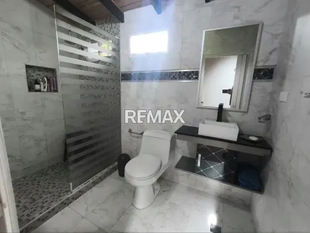 Se Vende, Casa en la victoria Urb. El Recreo - 9