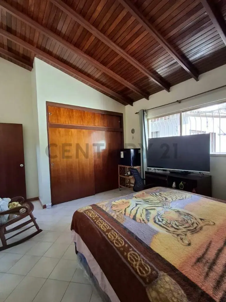 Se vende casa con anexo Los Teques San Omero via Lagunetica - 13