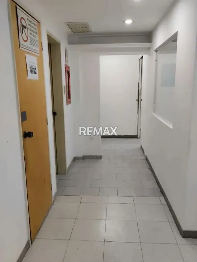 TU PRÓXIMA OFICINA EN LA MEJOR UBICACIÓN DE LECHERÍA - 3