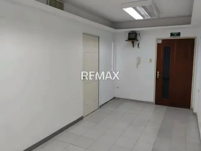 TU PRÓXIMA OFICINA EN LA MEJOR UBICACIÓN DE LECHERÍA - 4
