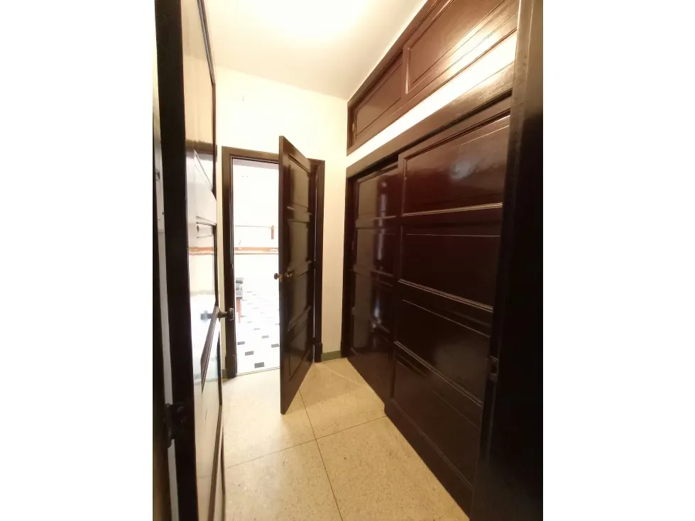 Alquilo casa 900m2 San Román 4324 - 18