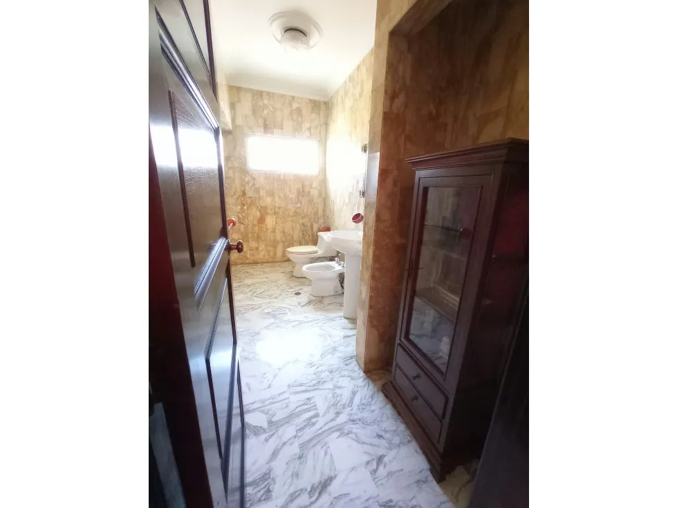 Alquilo casa 900m2 San Román 4324 - 27