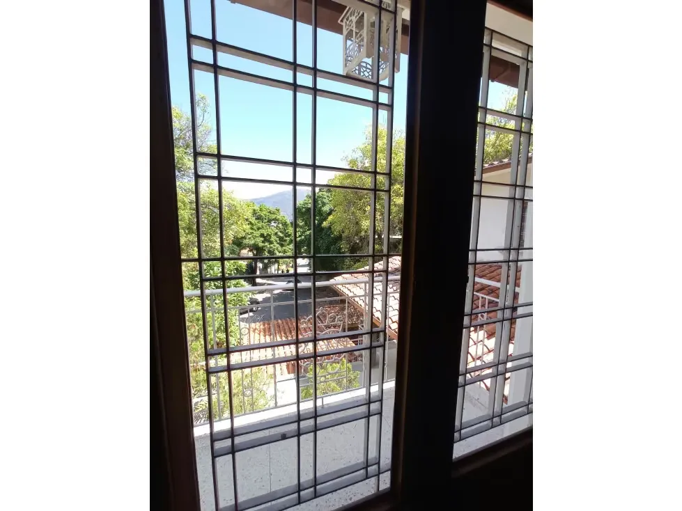 Alquilo casa 900m2 San Román 4324 - 34