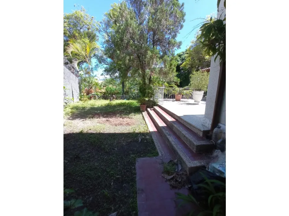 Alquilo casa 900m2 San Román 4324 - 5