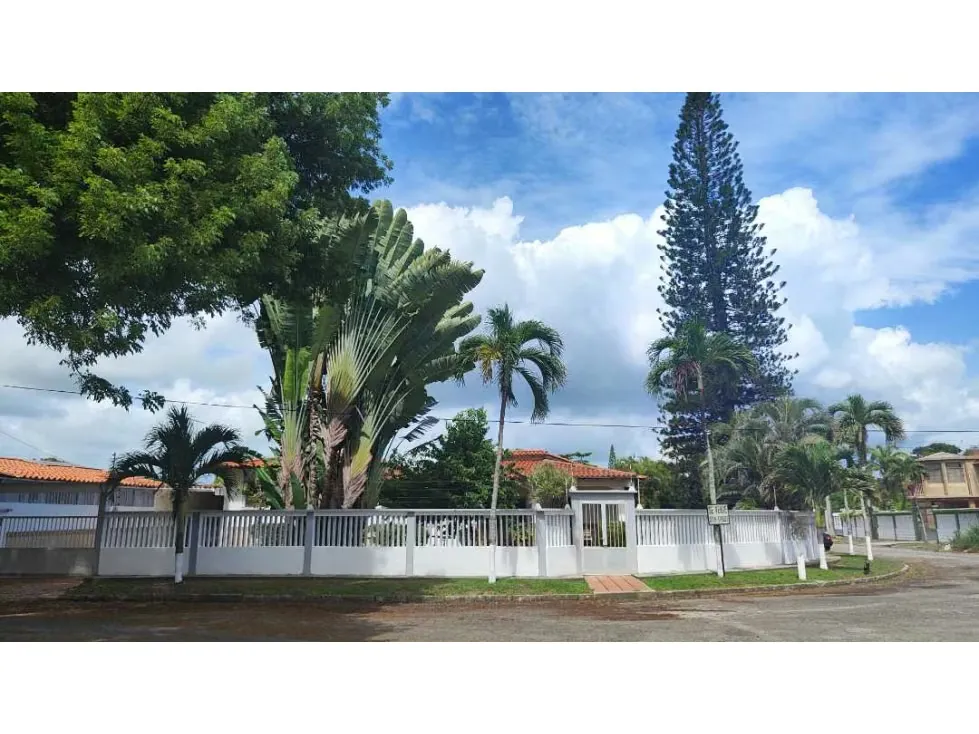 Vendo casa 700m2 Higuerote 5639 - 2
