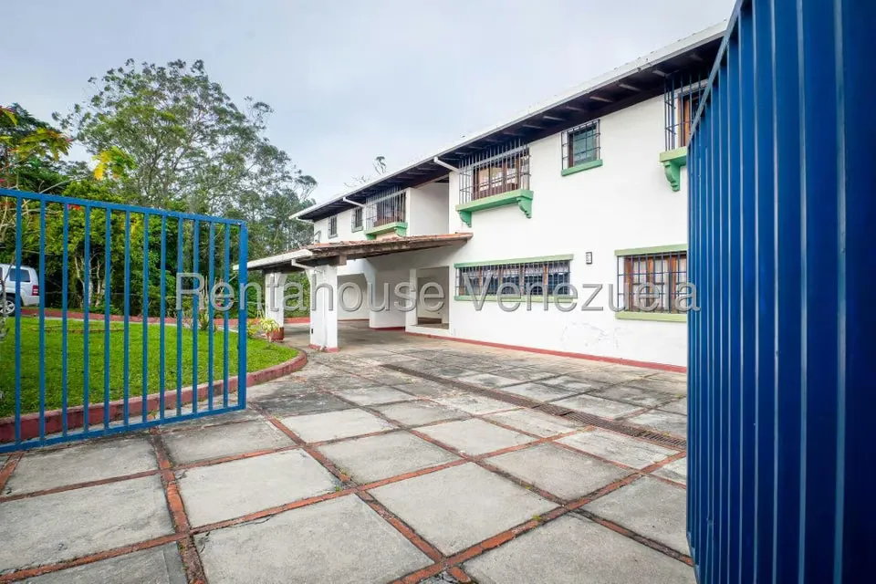 Casa (Multipes Niveles) en Venta en La Lagunita Country Club, Distrito Metropolitano - 3