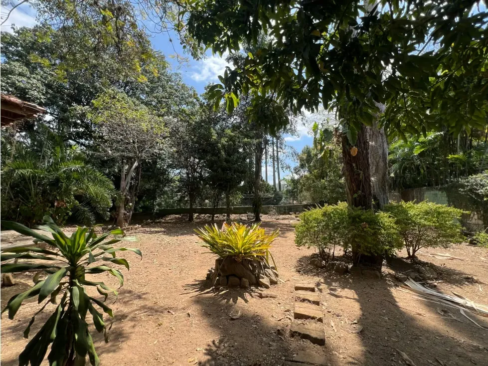 Se vende terreno 3049m² Los Chorros - 12