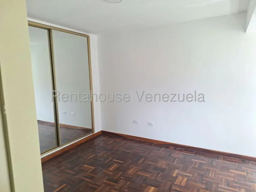 Apartamento (1 Nivel) en Venta en Los Palos Grandes, Distrito Metropolitano - 12