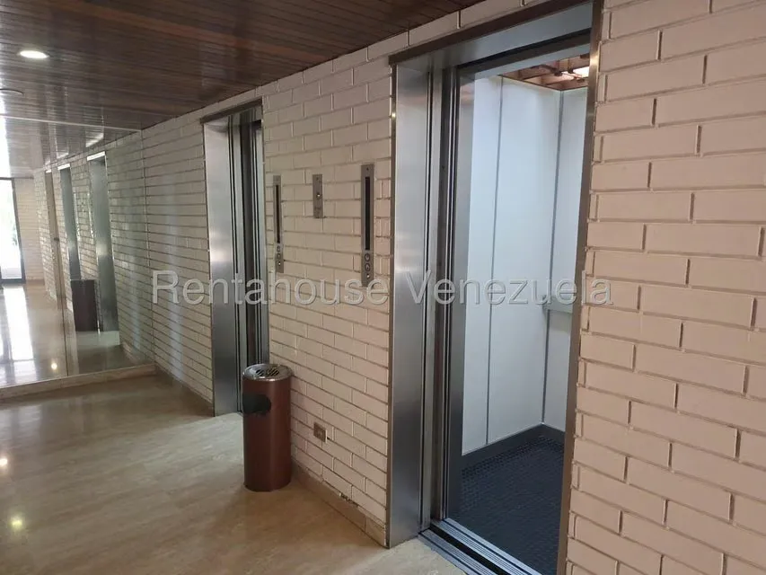 Apartamento (1 Nivel) en Venta en Los Palos Grandes, Distrito Metropolitano - 5