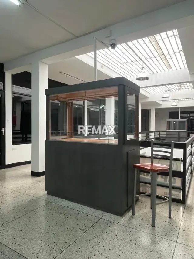 Mini Tienda N° 1 en Alquiler Avenida Andrés Bello entre Carrera 21 y 22 Zona Centro- Barquisimeto - 5
