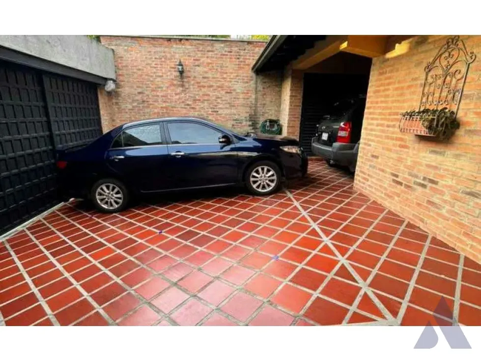 Se vende casa 450m2 La Boyera 9157