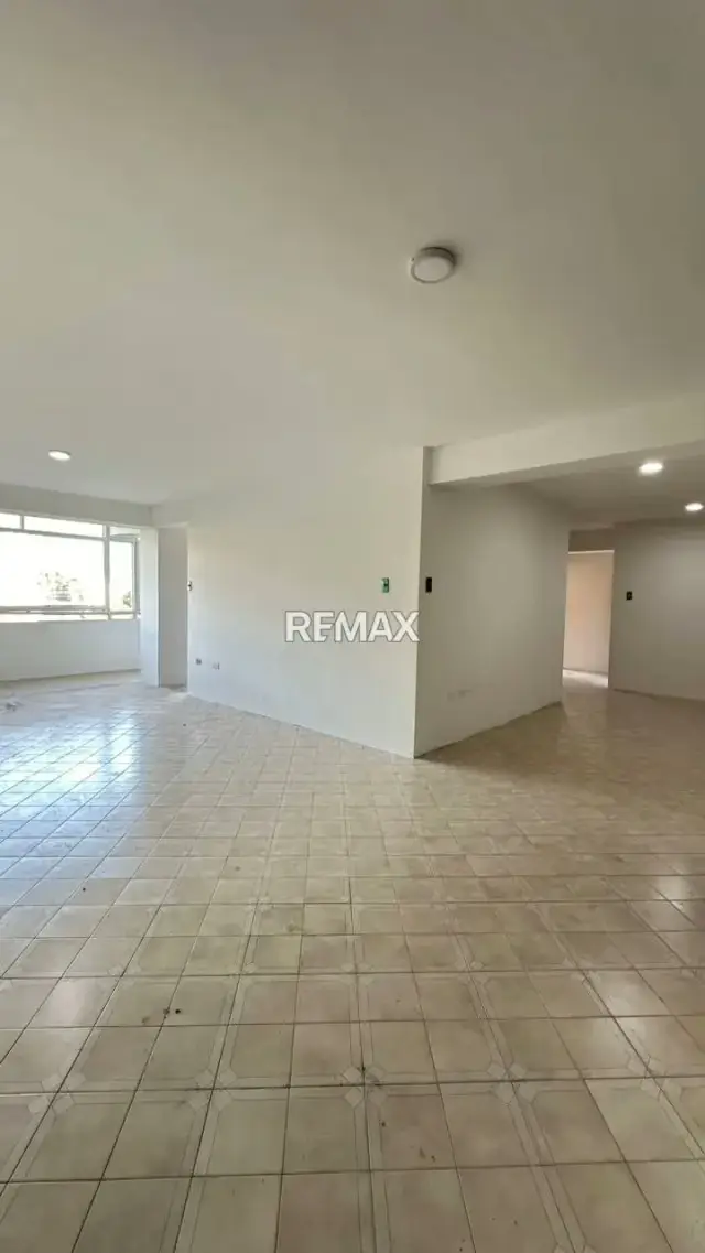 ALQUILER APARTAMENTO UBICADO EN EL CC PLAZA BARRIO OBRERO