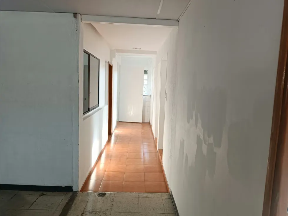 ALQUILO OFICINA LA URBINA DE 150M2 2 BAÑOS 2 P/E - 15