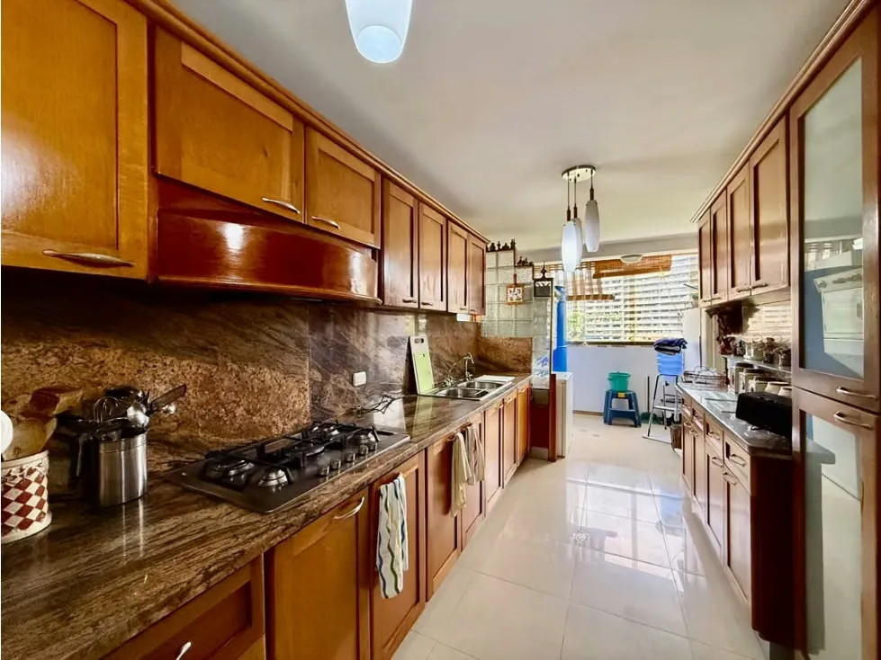Se alquila Apto 264m² 3h+1s/2b+2s/2p Santa Rosa de Lima - 22