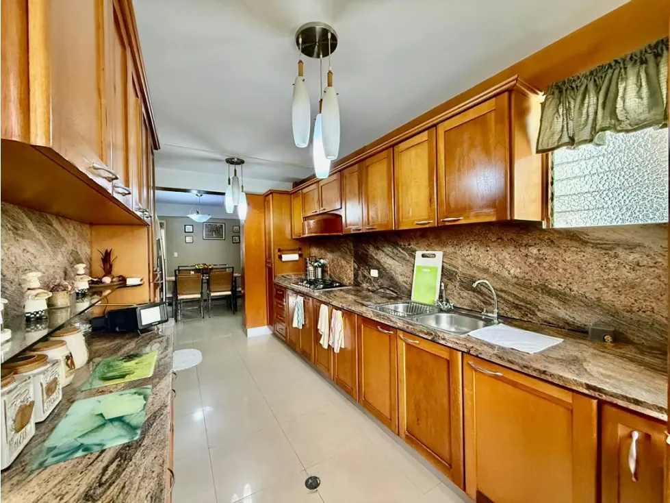 Se alquila Apto 264m² 3h+1s/2b+2s/2p Santa Rosa de Lima - 7
