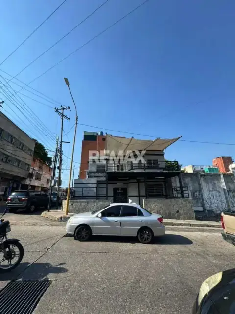 CASA COMERCIAL EN ALQUILER. LOS NISPEROS AV. GUZMAN BLANCO