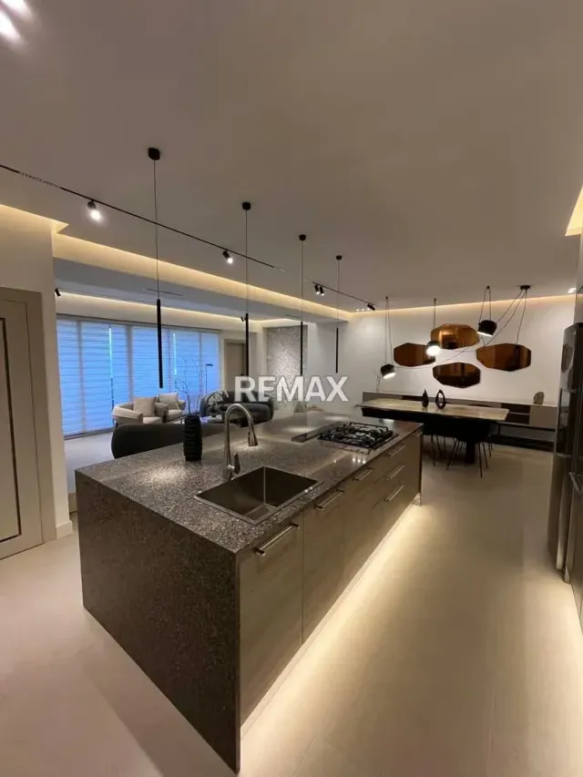 Hermoso Apartamento Actualizado Edificio Saraya - 11