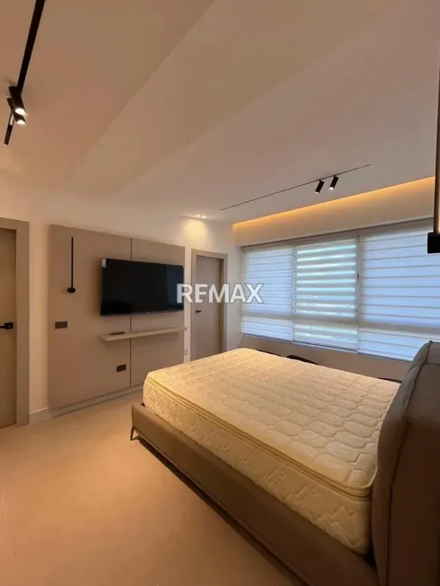 Hermoso Apartamento Actualizado Edificio Saraya - 5
