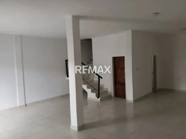 EN VENTA LOCAL COMERCIAL UBICADO EN EL LIMÓN - 3