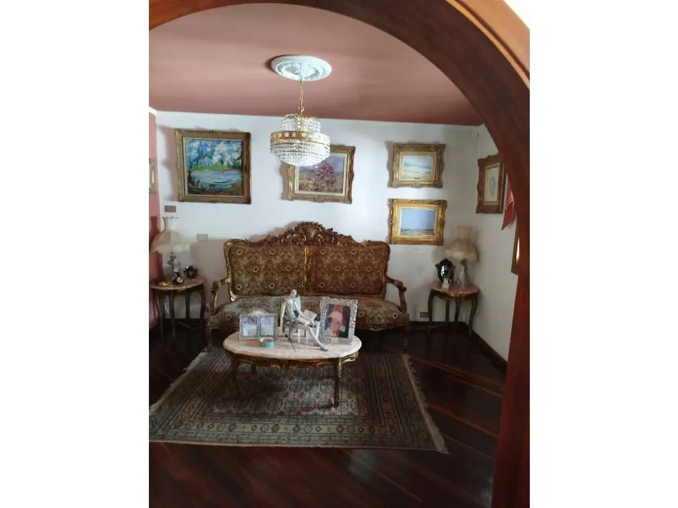 Vendo casa en calle cerrada 400m2 Macaracuay 2214 - 14