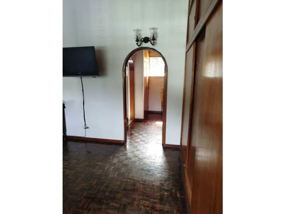 Vendo casa en calle cerrada 400m2 Macaracuay 2214 - 20