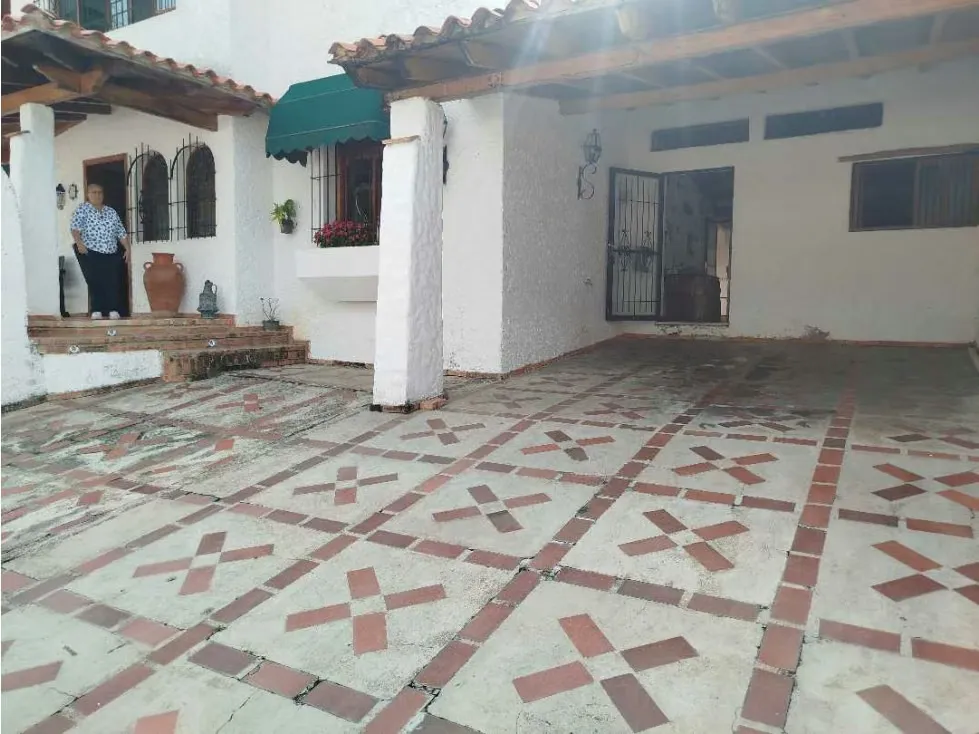 Vendo casa en calle cerrada 400m2 Macaracuay 2214 - 3