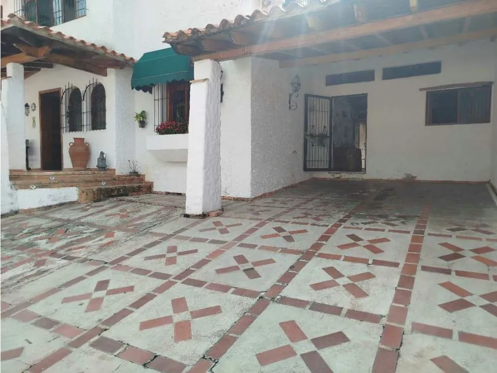Vendo casa en calle cerrada 400m2 Macaracuay 2214 - 4
