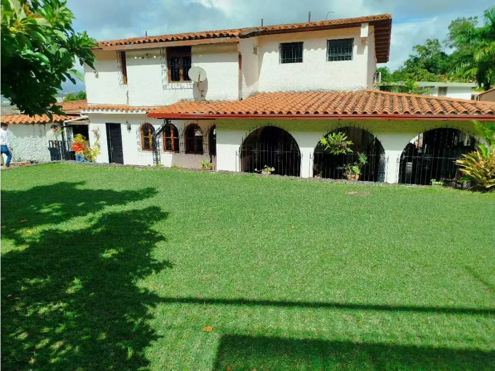 Vendo casa en calle cerrada 400m2 Macaracuay 2214 - 9