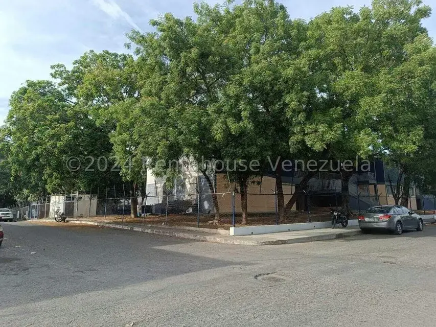 Comercial (Edificio) en Alquiler en Centro, Lara - 28
