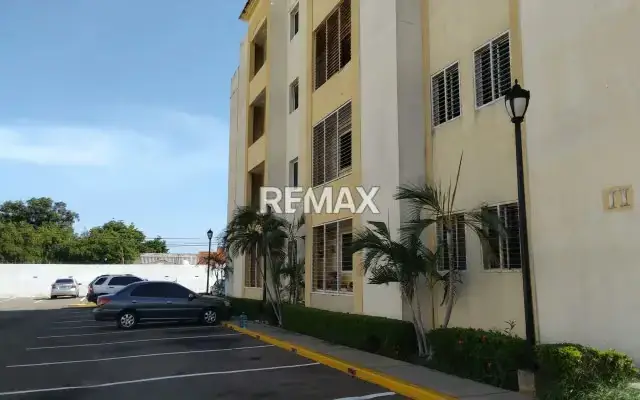 Se Vende Bello Apartamento en Conjunto Residencial Bosque Magico Planta Baja Calle 98 con Av 55 Corredor Vial Cecilio Acosta Maracaibo 82 mts2