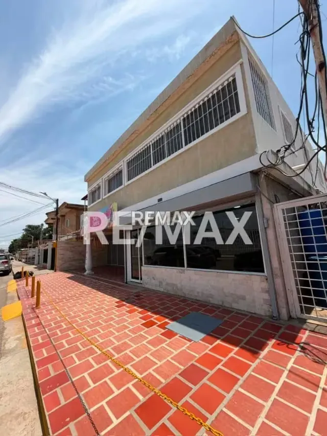 Local comercial wn alquiler por la limpia - 2