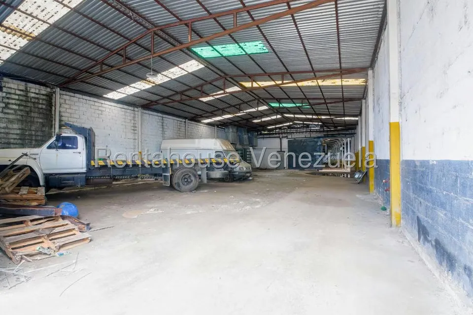 Local Comercial en Venta en Parque Caiza, Distrito Metropolitano - 11
