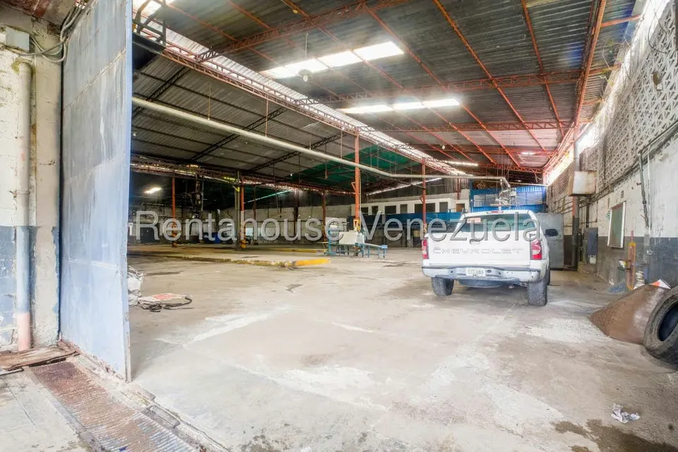 Local Comercial en Venta en Parque Caiza, Distrito Metropolitano - 14