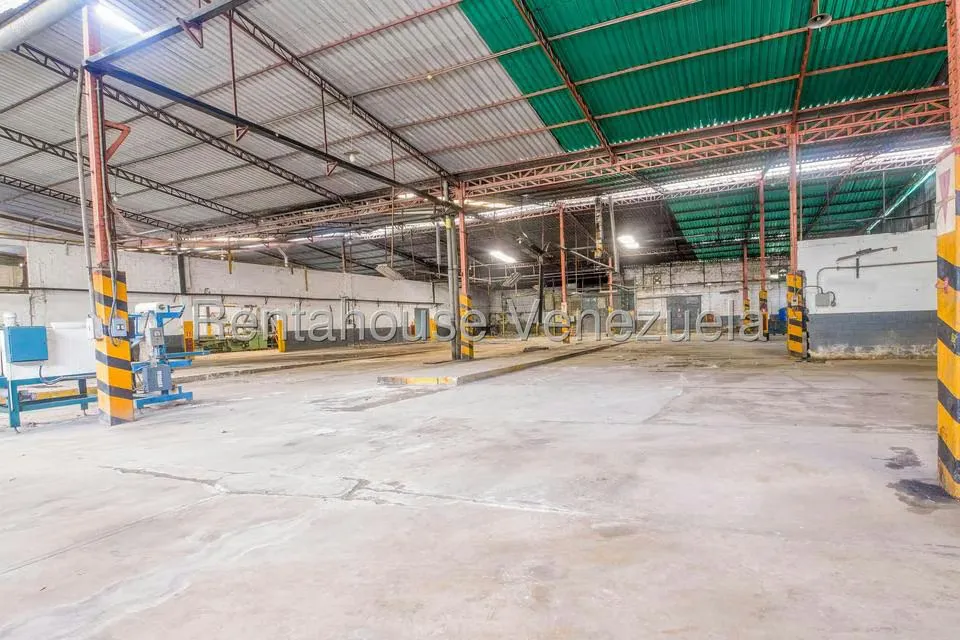 Local Comercial en Venta en Parque Caiza, Distrito Metropolitano - 16