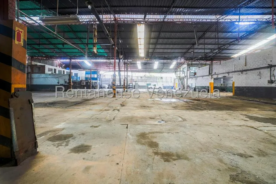 Local Comercial en Venta en Parque Caiza, Distrito Metropolitano - 18