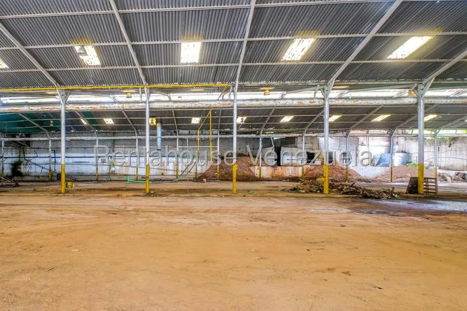 Local Comercial en Venta en Parque Caiza, Distrito Metropolitano - 25