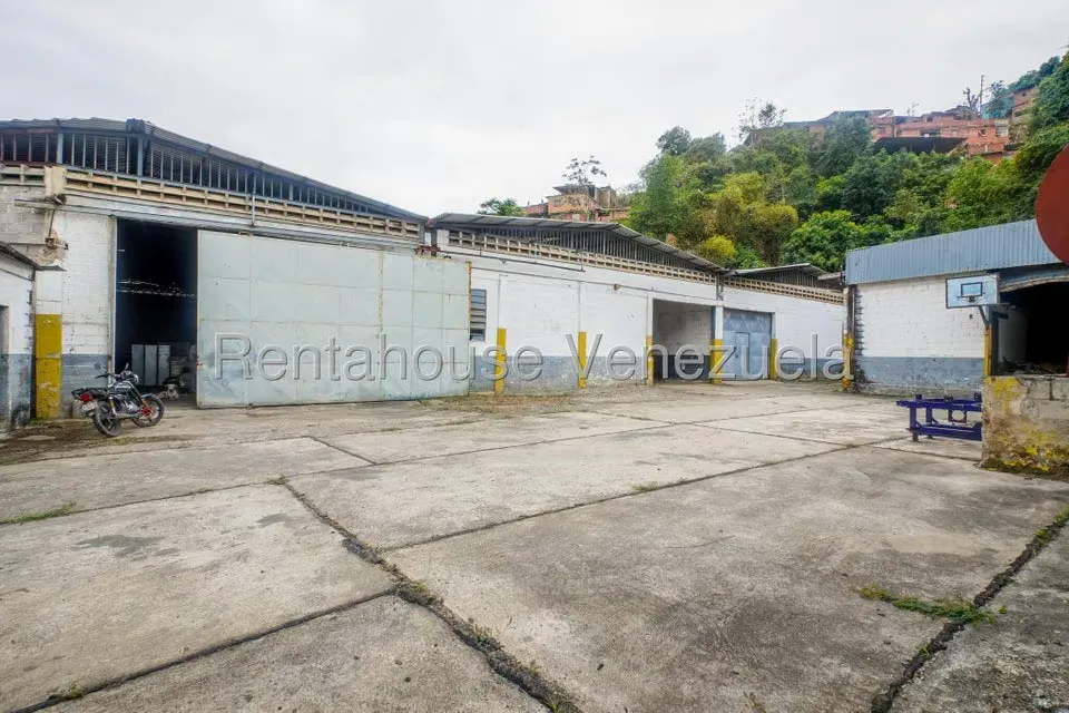 Local Comercial en Venta en Parque Caiza, Distrito Metropolitano - 5