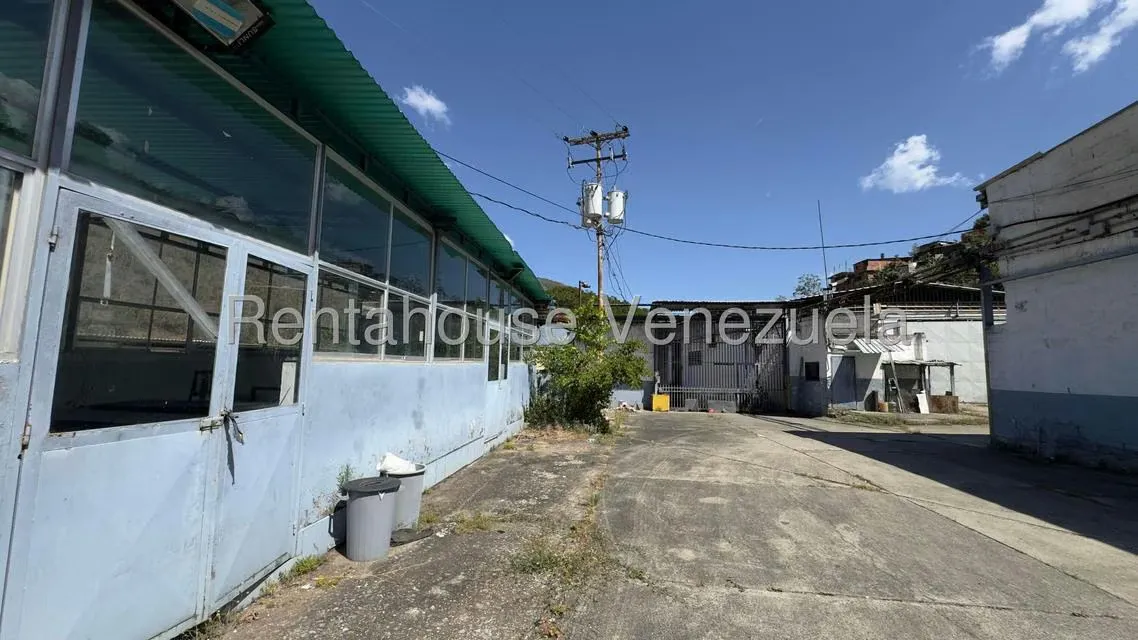 Local Comercial en Venta en Parque Caiza, Distrito Metropolitano - 8