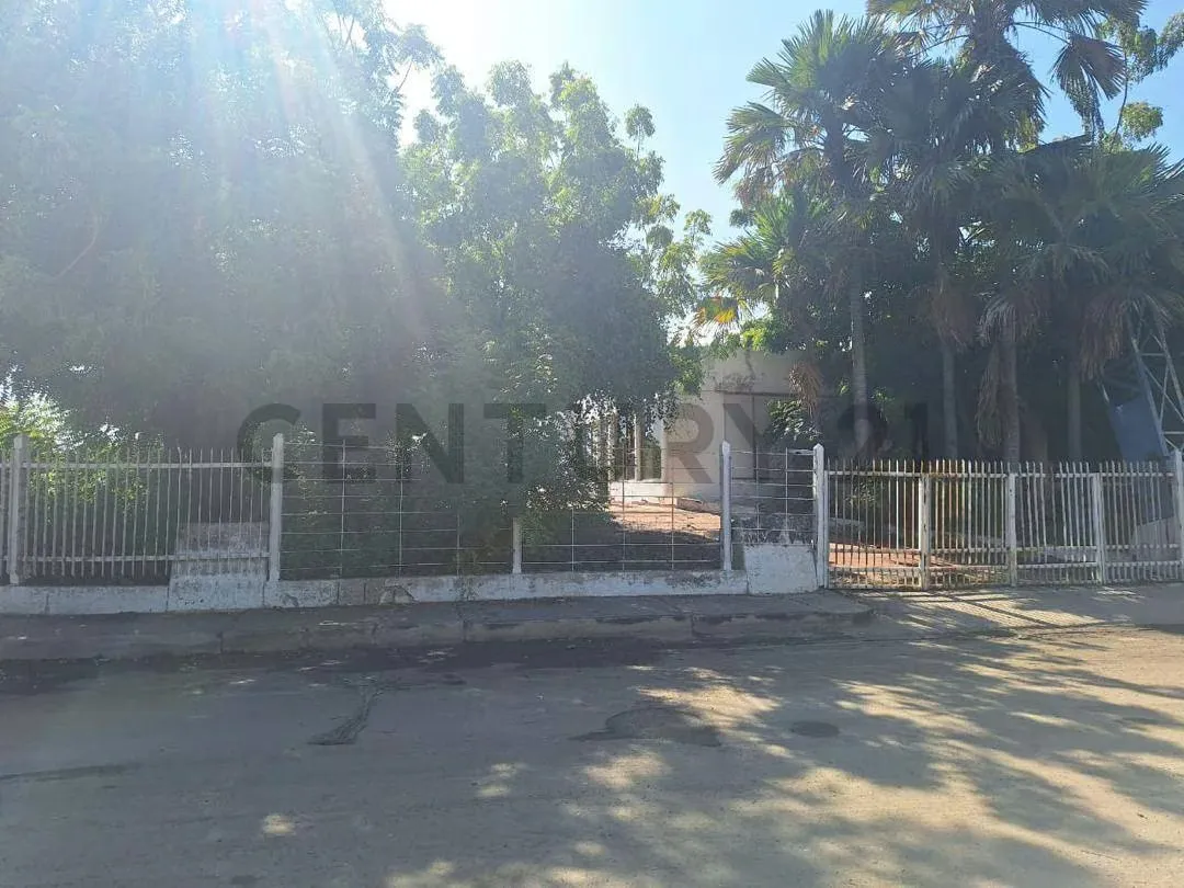 Galpón y terreno en venta - 5