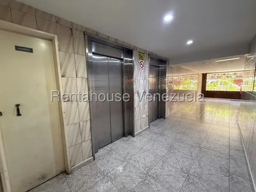 Apartamento (1 Nivel) en Venta en La Urbina, Distrito Metropolitano - 5