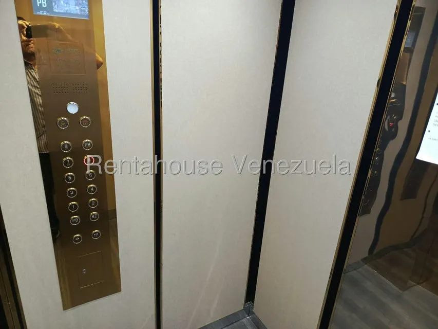 Local Comercial en Alquiler en Parroquia La Candelaria, Distrito Metropolitano - 4